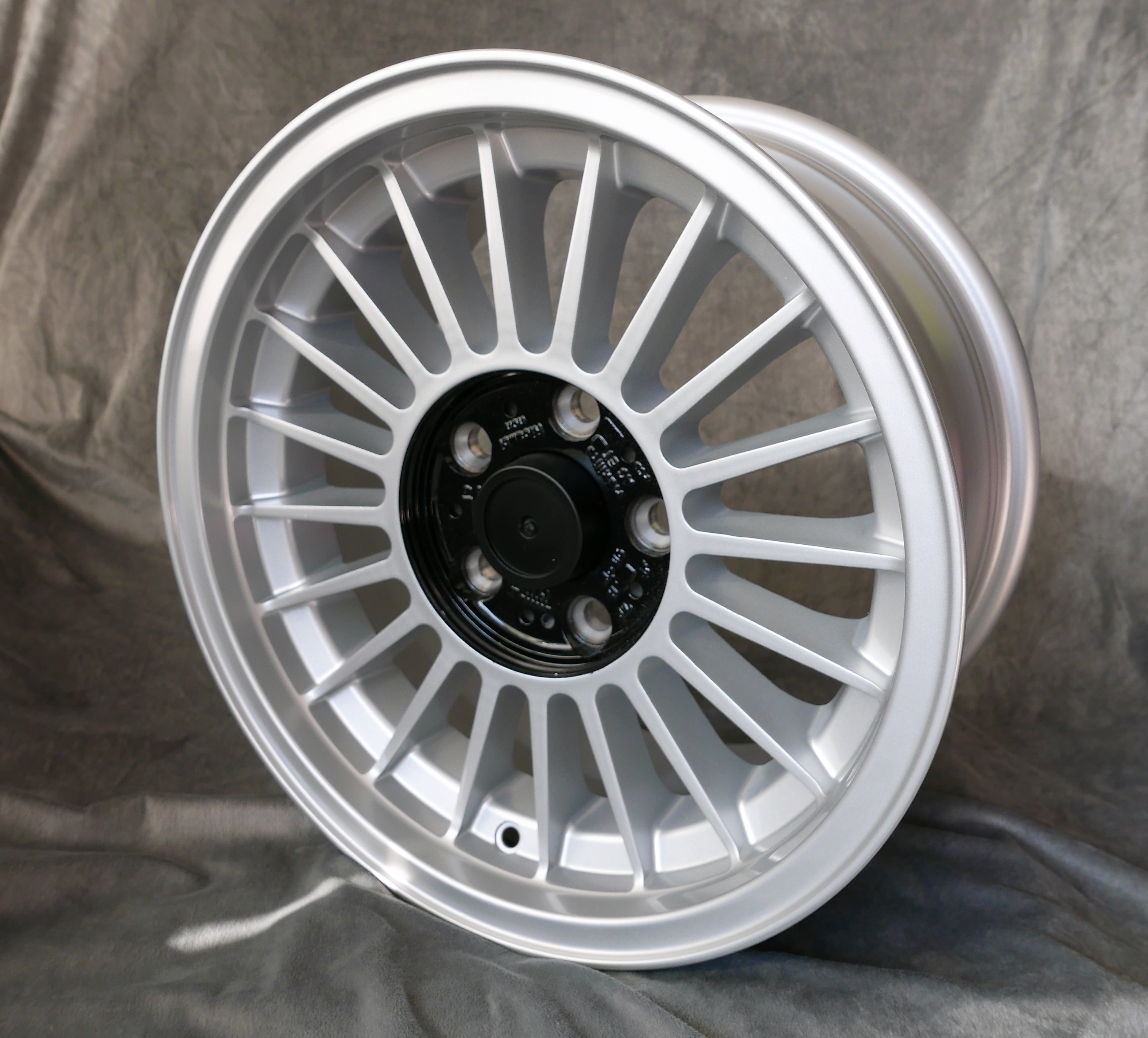 4x Spoke Style, 8x16 + KB2 Radschrauben