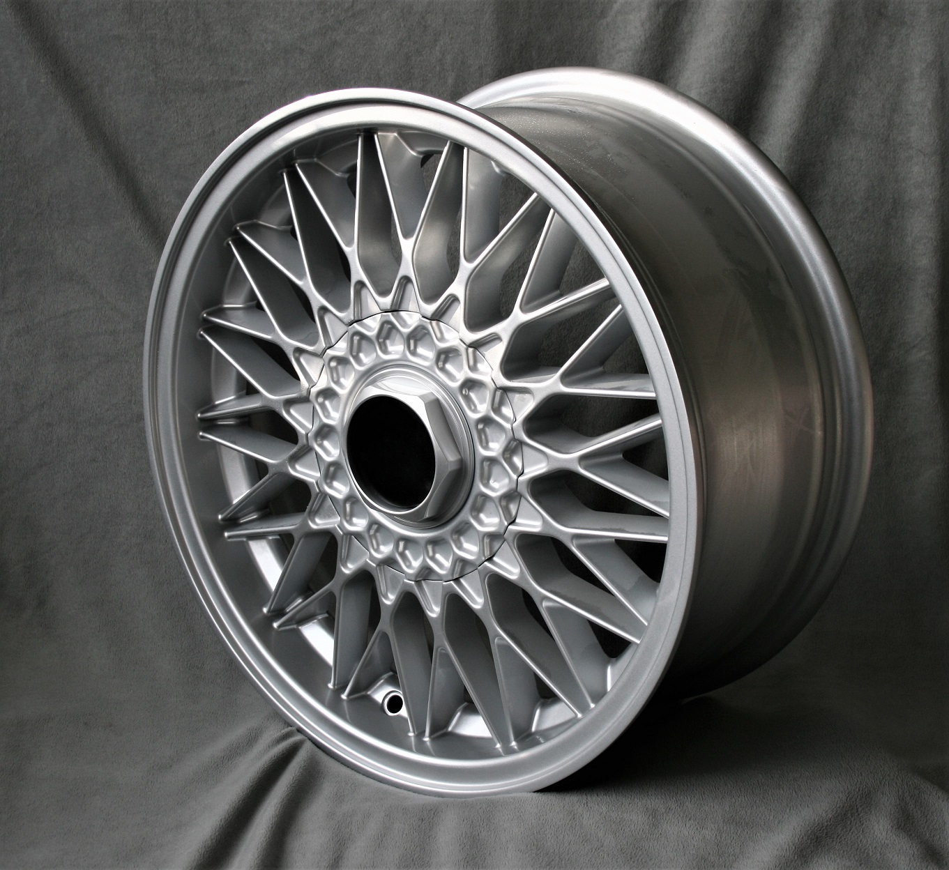 4x X Spoke Style, 7x16 + KM3 Radmuttern