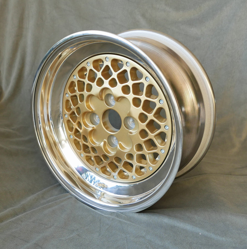 Dreiteilige Felge E30 7x15, 4x108 ET28