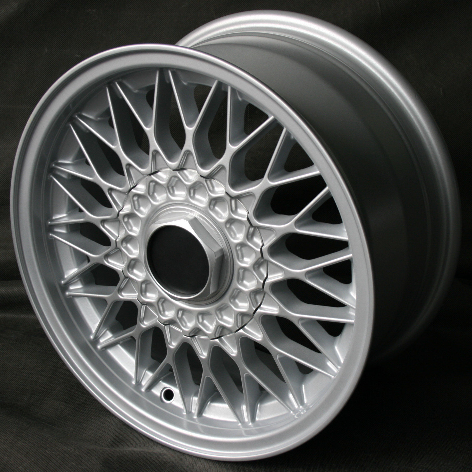 4x X Spoke Style, 7x15 + KM3 Radmuttern