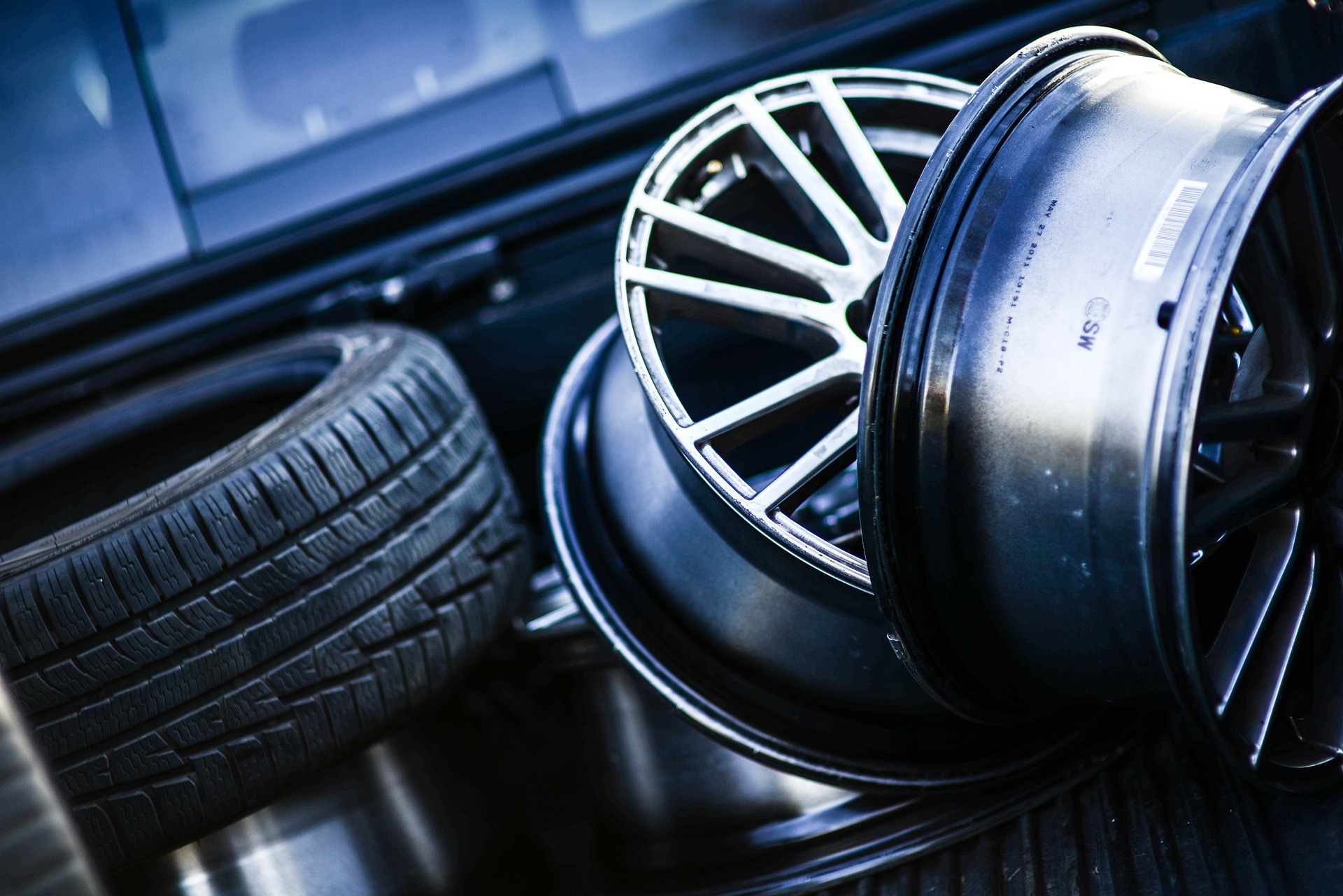 tire-g1e175d12b_1920