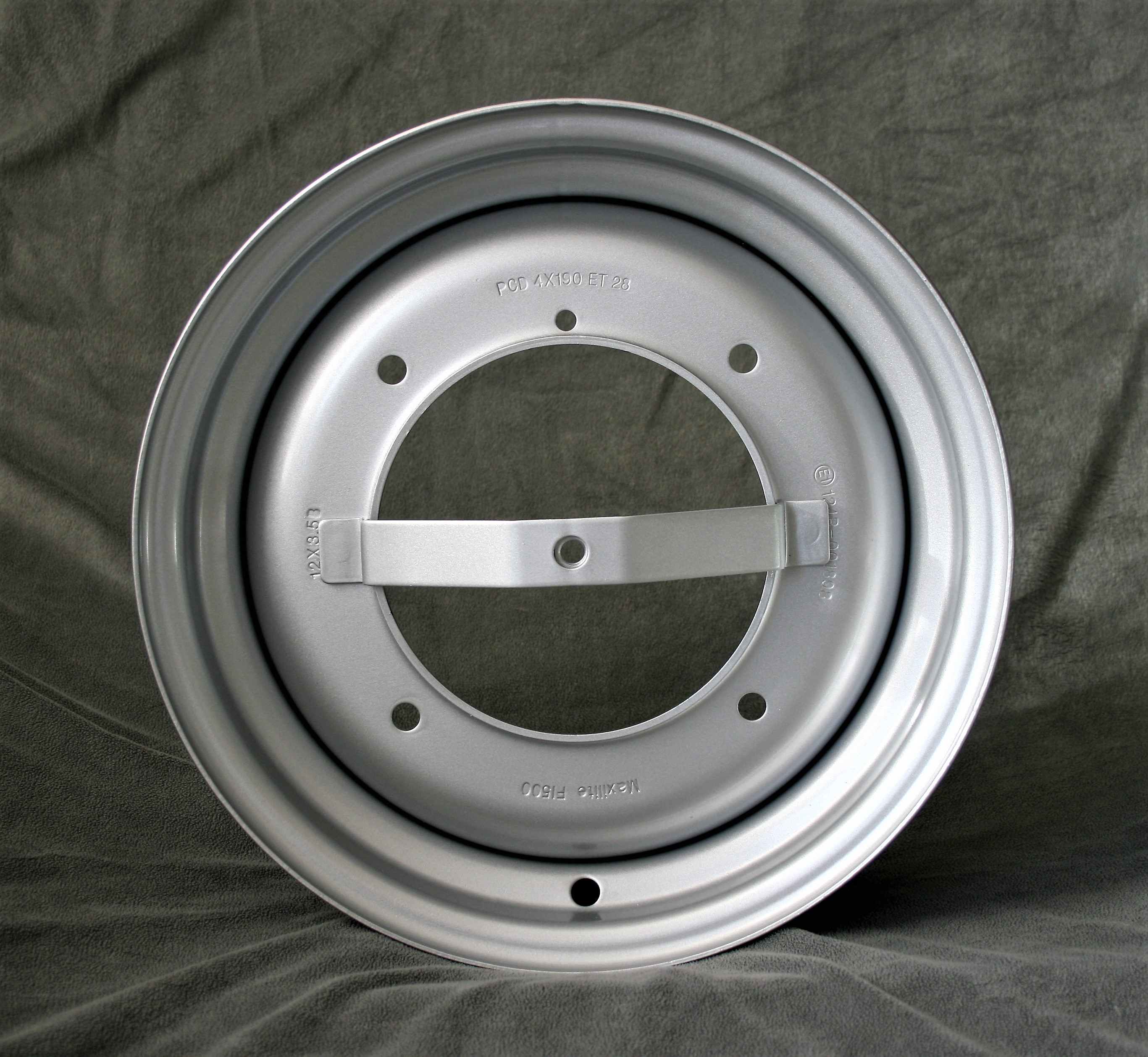 4x Stahlrad, 3.5x12 + KB5 Radschrauben