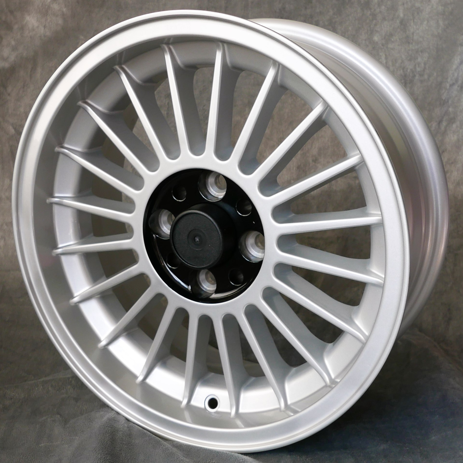 4x Spoke Style, 6x15 + KM3 Radmuttern