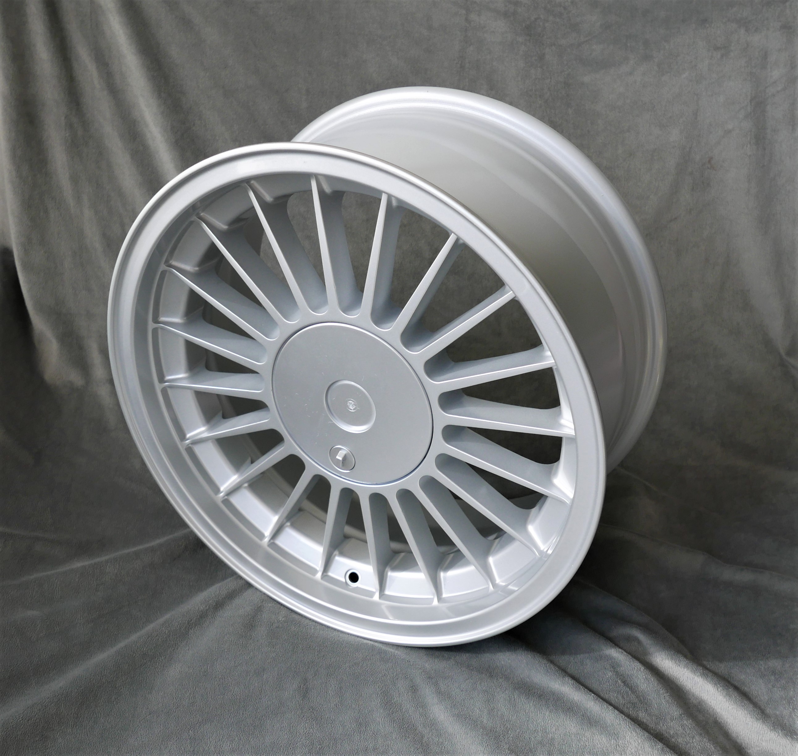 4x Spoke Style, 8x17 + KB2 Radschrauben