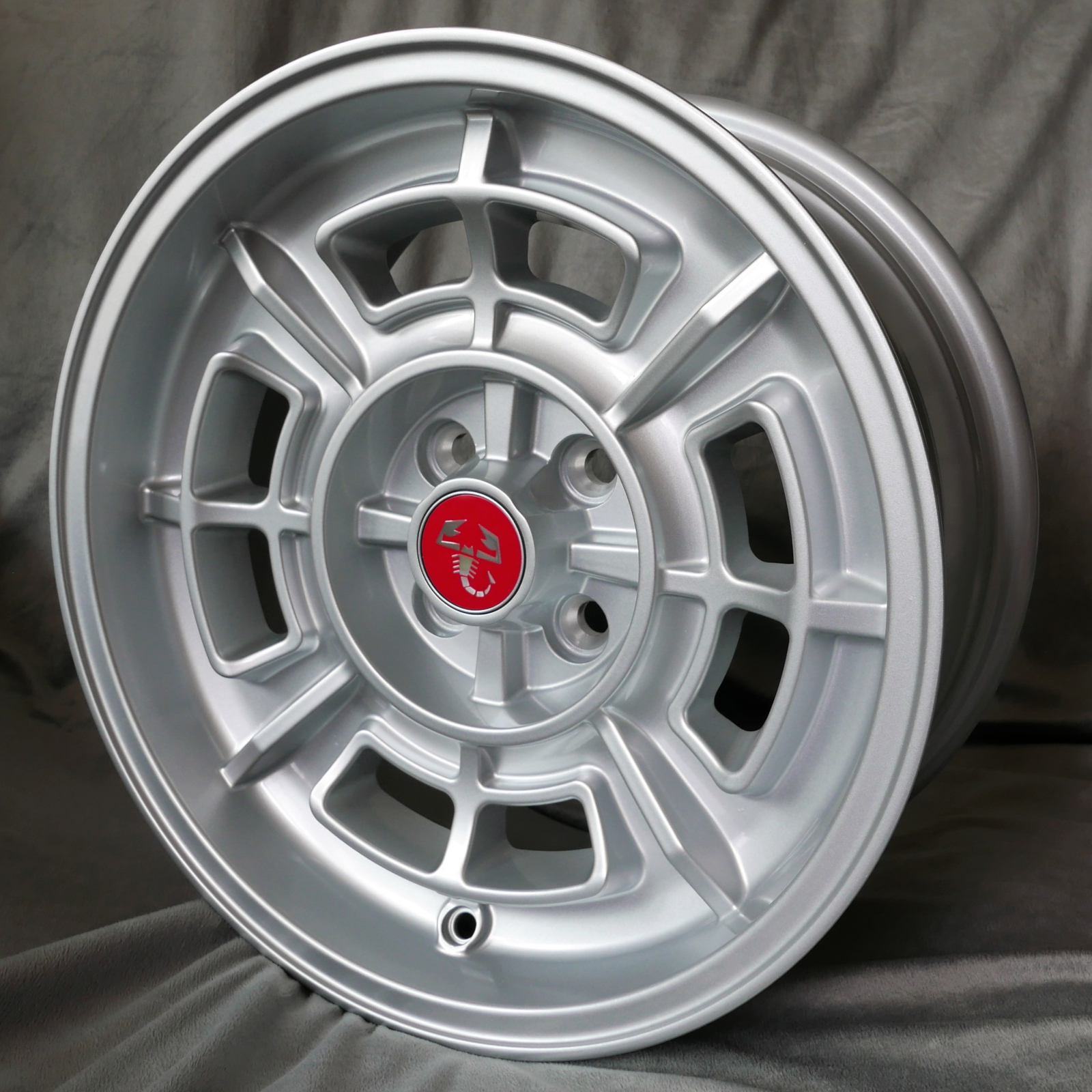 4x CD68 Style, 7x15 + KB3 Radschrauben