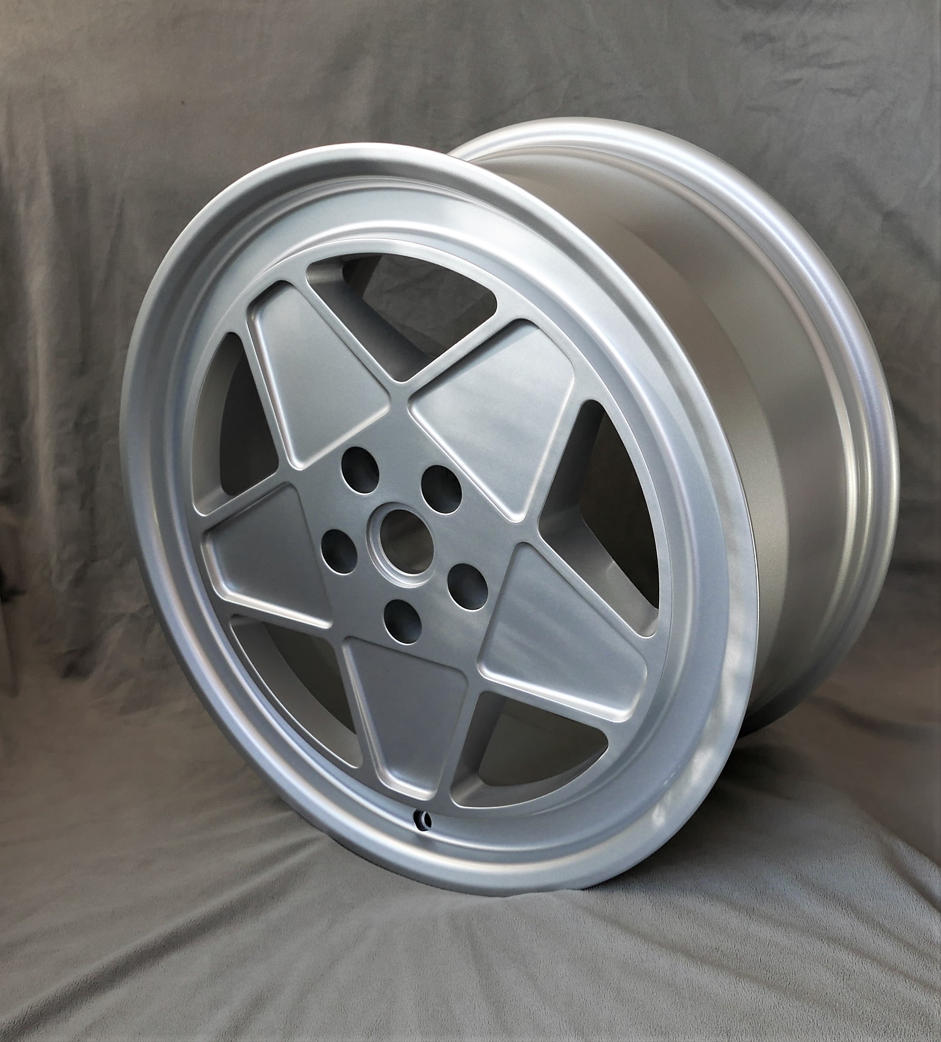 TR 8.5x18