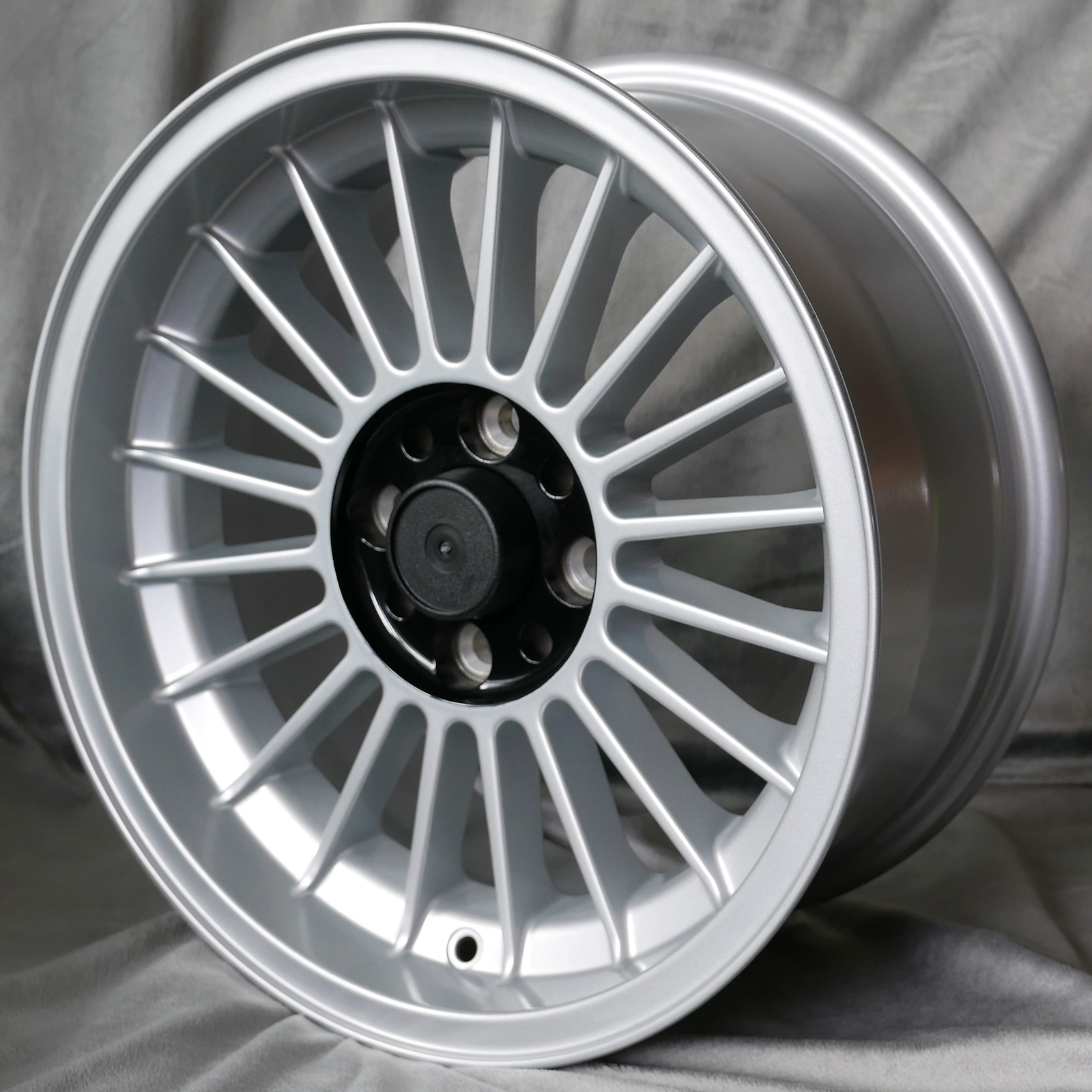 4x Alpina Style, 7x15 BMW 3er E21 + KM3 Radmuttern