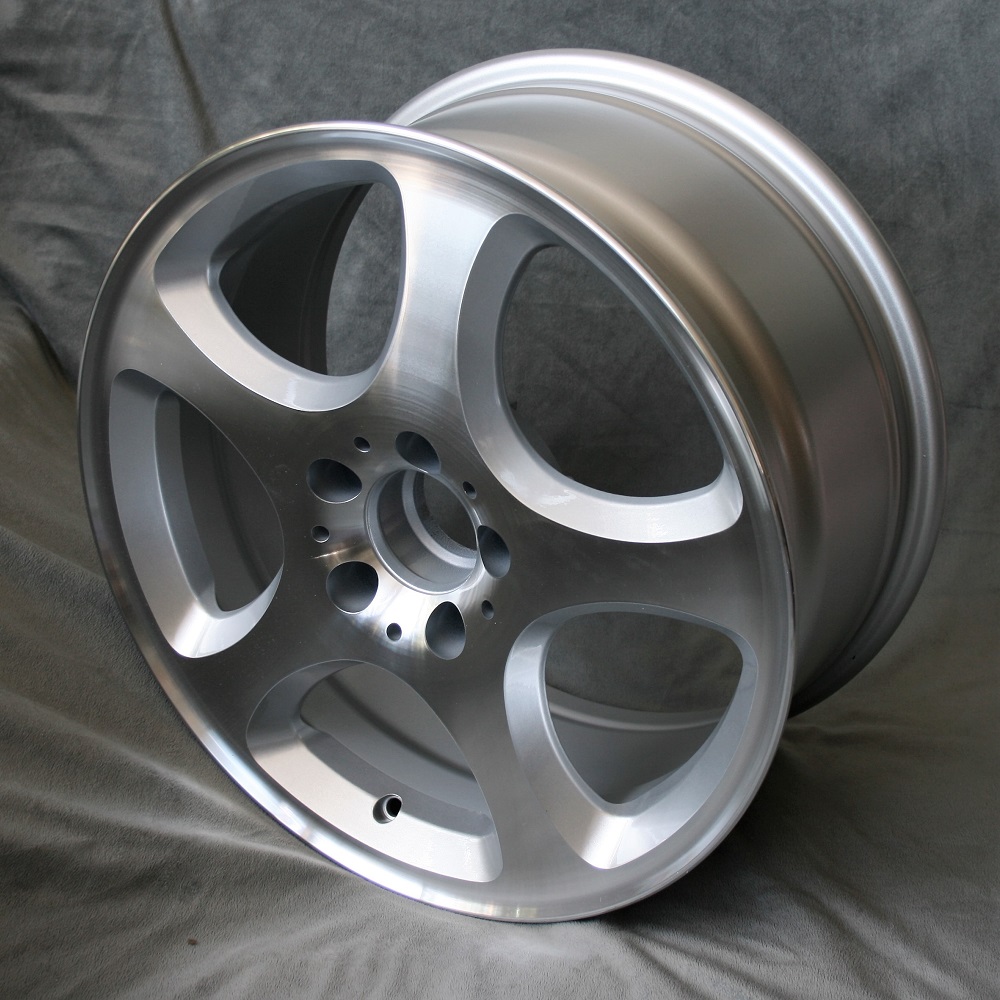 4x Sador Style 8,25x17 + KB13 Radschrauben