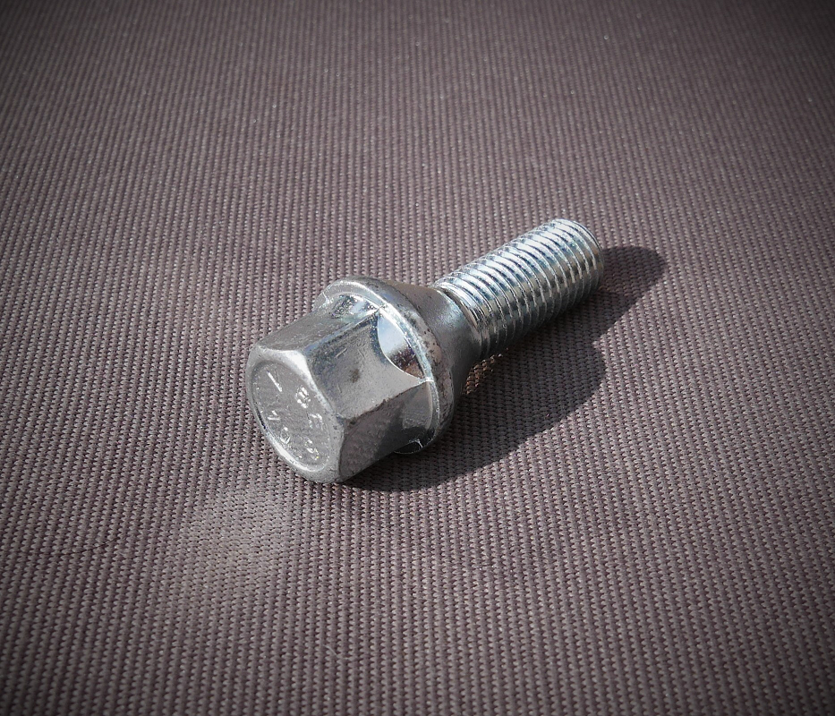 4x Stratos Style, 12x15 + KB4 Radschrauben
