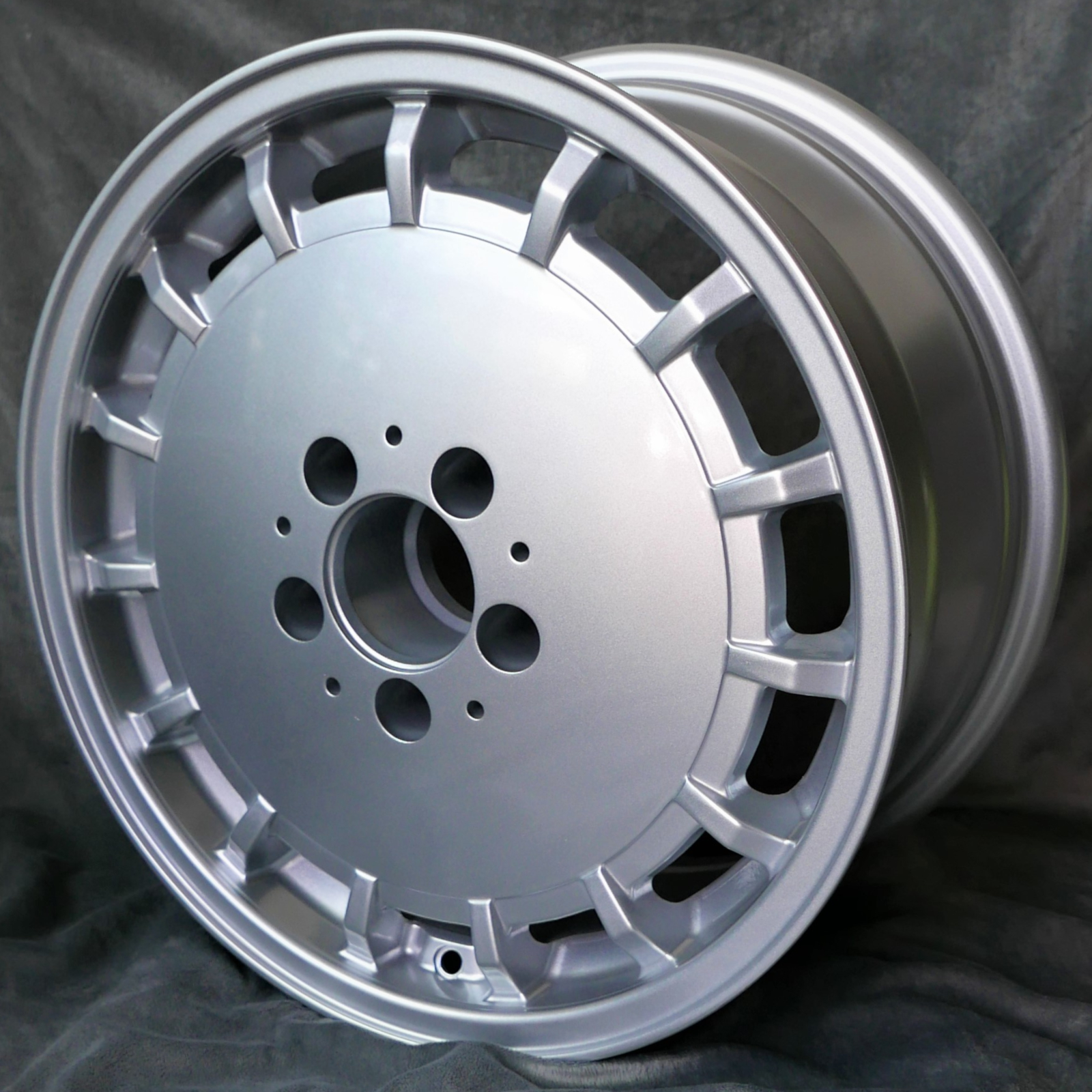 4x Gulli Style, 8x16 + KB13 Radschrauben