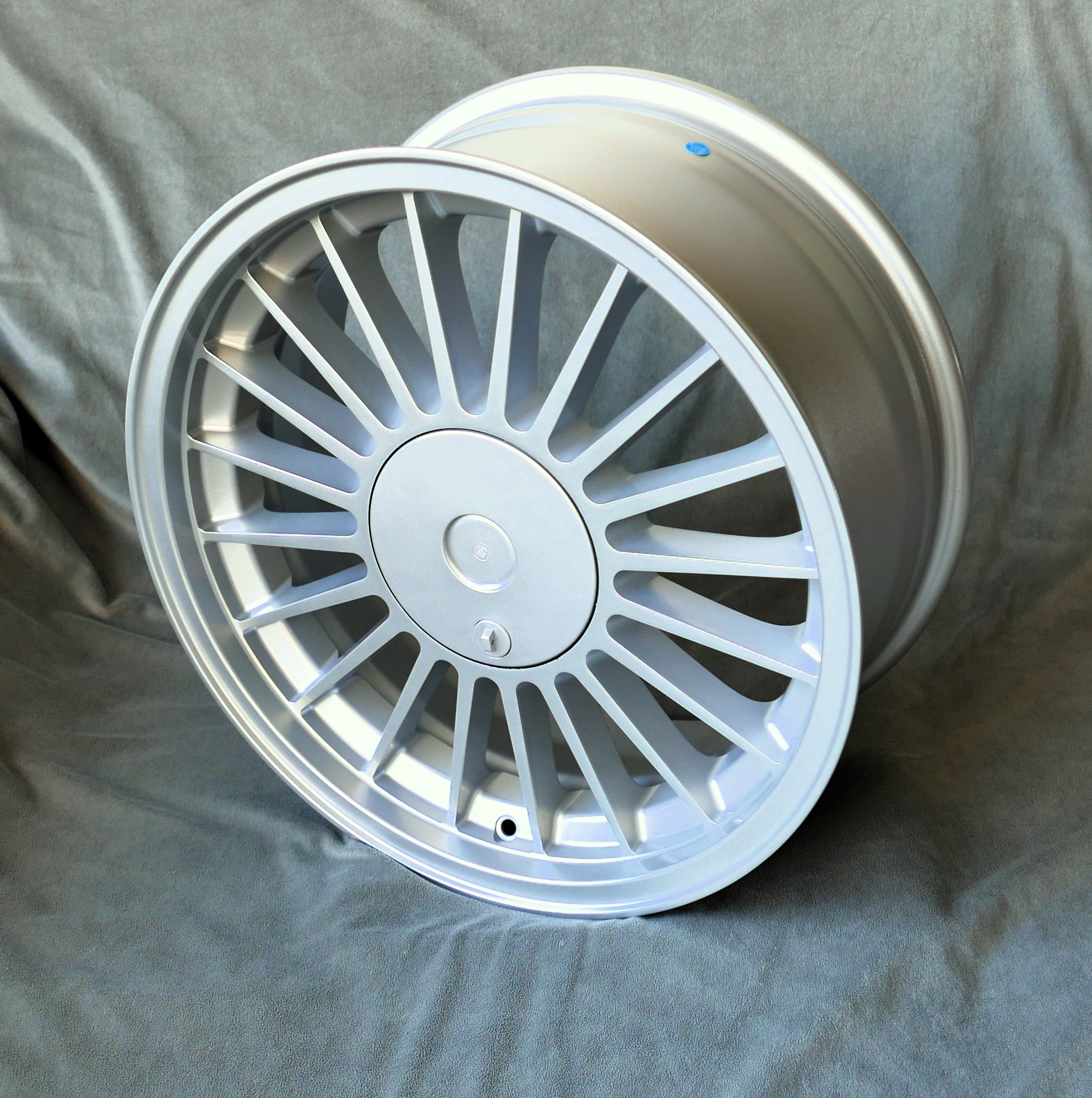 4x Spoke Style, 8x18 + KB2 Radschrauben