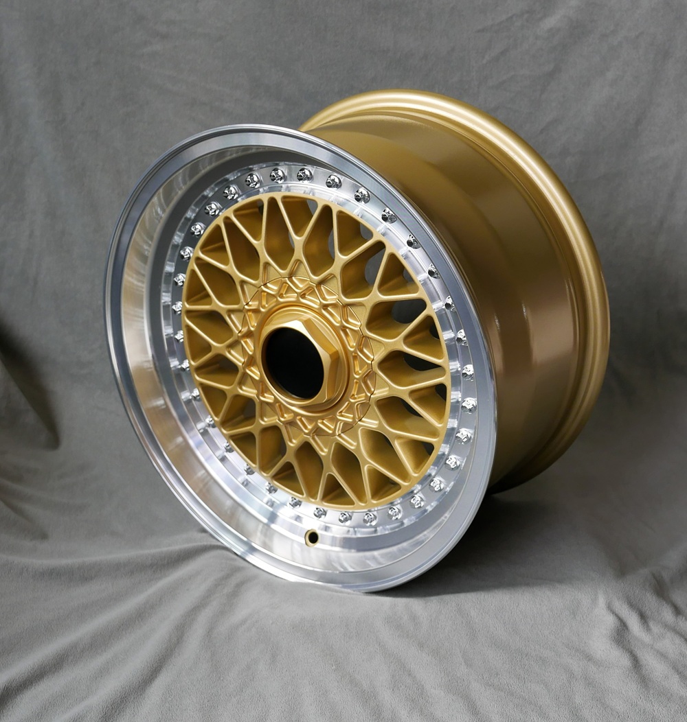 4x Super RS Style, gold 8x16 + KB1 Radschrauben
